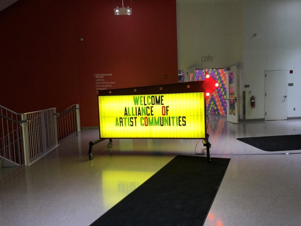 A sign in a hallway

AI-generated content may be incorrect.