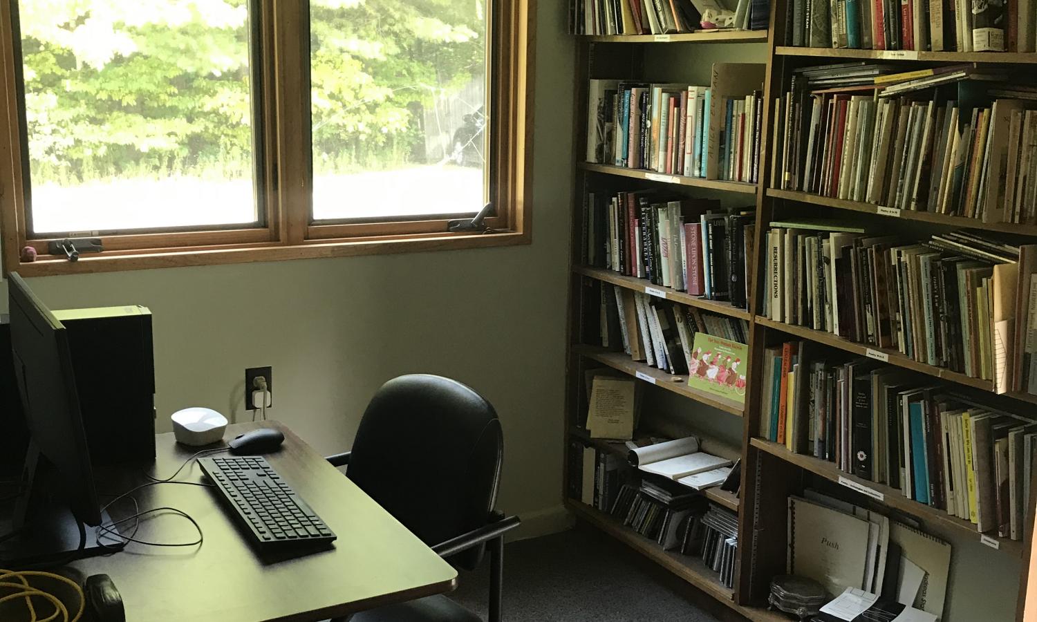 ALUMNI LIBRARY &amp; RESIDENT WORKSTATION