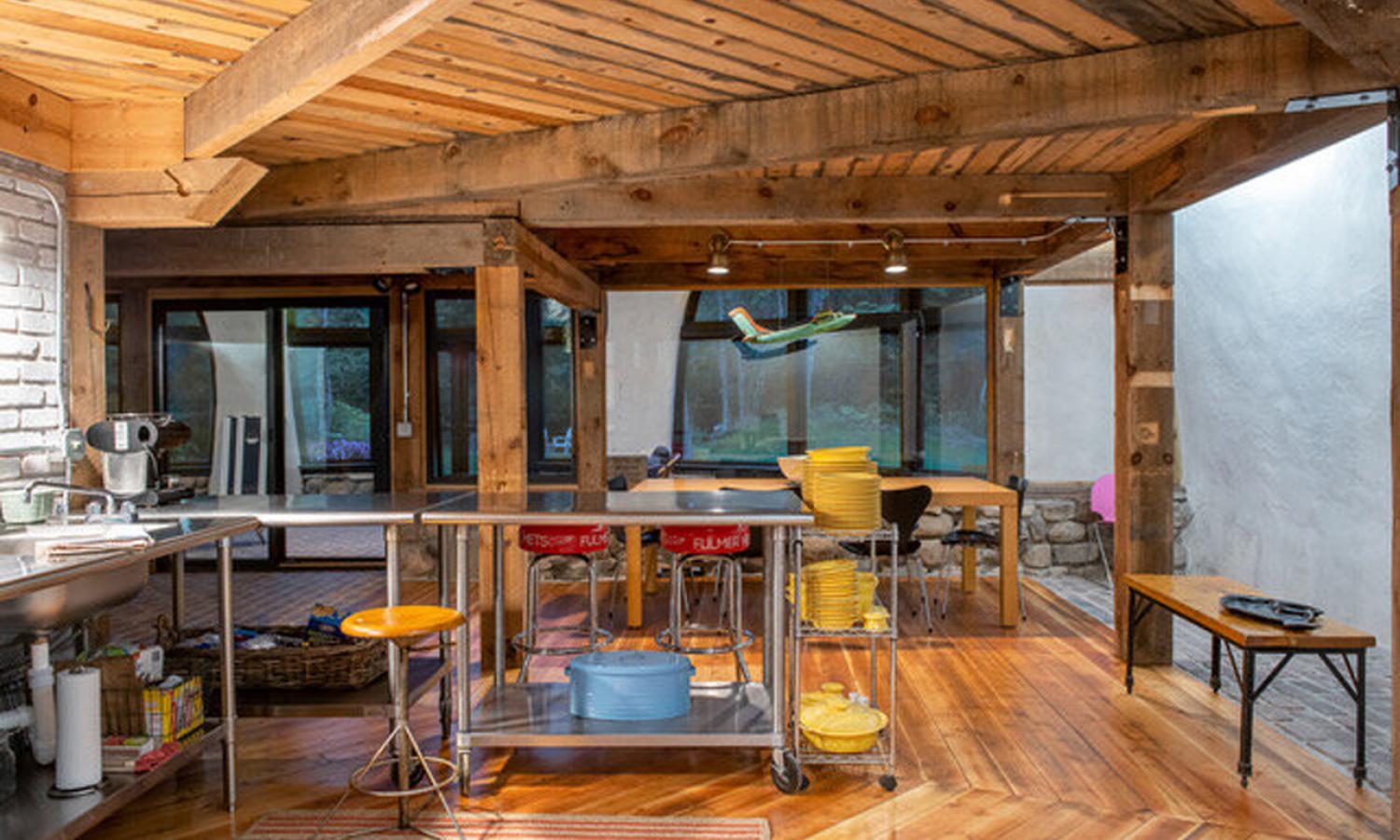 Kitchen and dining areas. Photo: Lacy Landre @ landre.com.