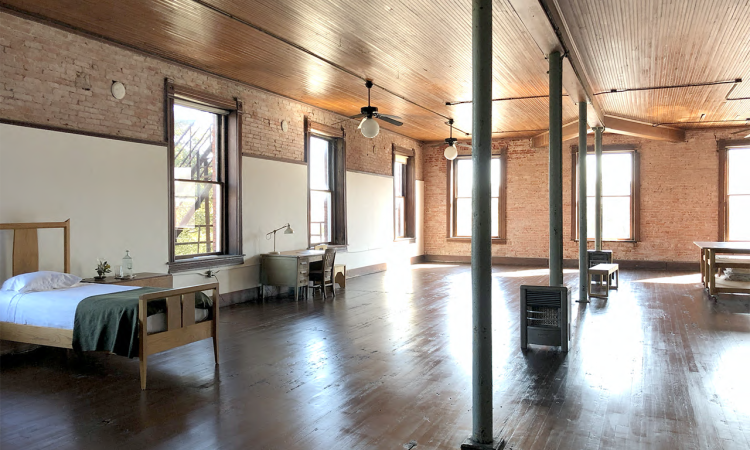 100W 2nd Floor Studio, 2400 square-feet private room for one artist