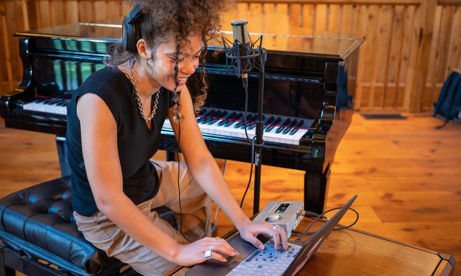 2022 Artist-in-Residence Isa Reyes working in Tower View Barn