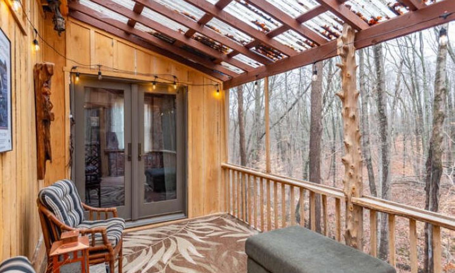 The Artist Cabin is accessible with a small wheelchair.