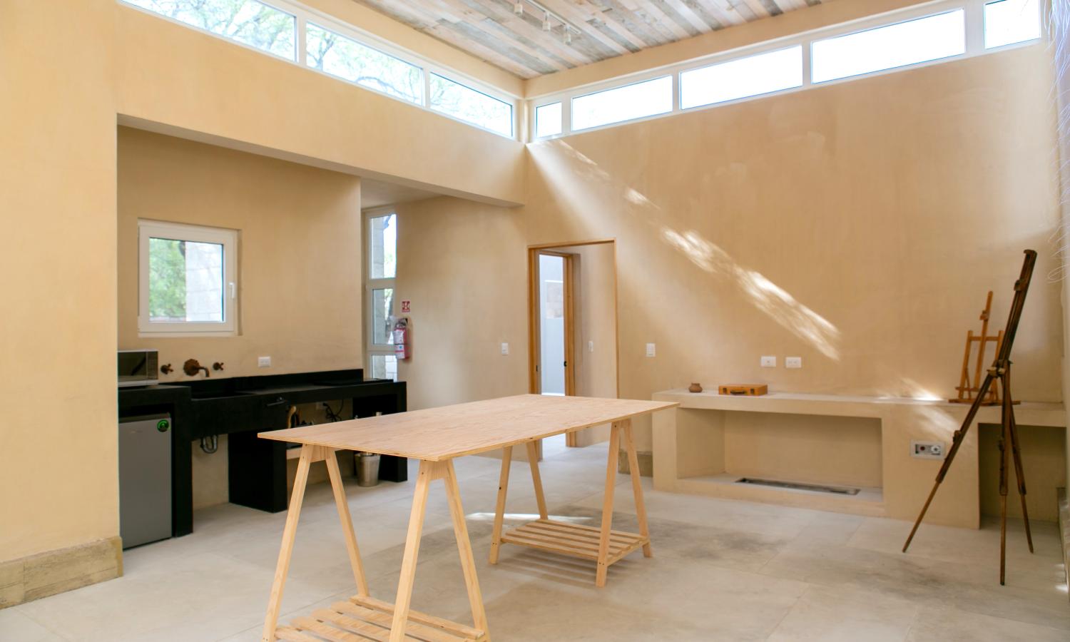 40m2 workspace; can be furnished to your needs