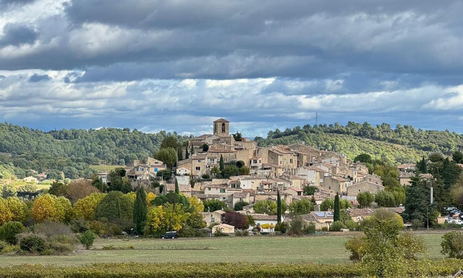 The Village of Beaumont-de-Pertuis where La Maison de Beaumont is located