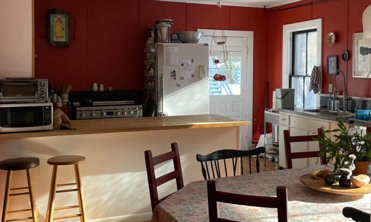 The NACL artist residence eat-in kitchen