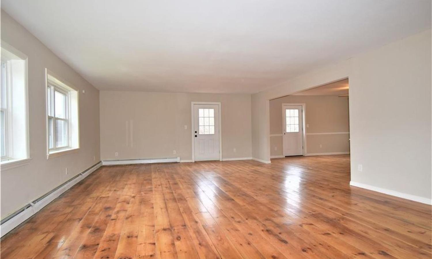 Empty mid-level dance space