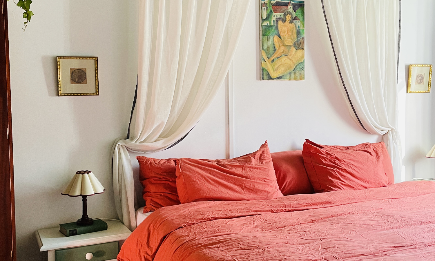 The master bedroom (with king size bed) of CASA PIP