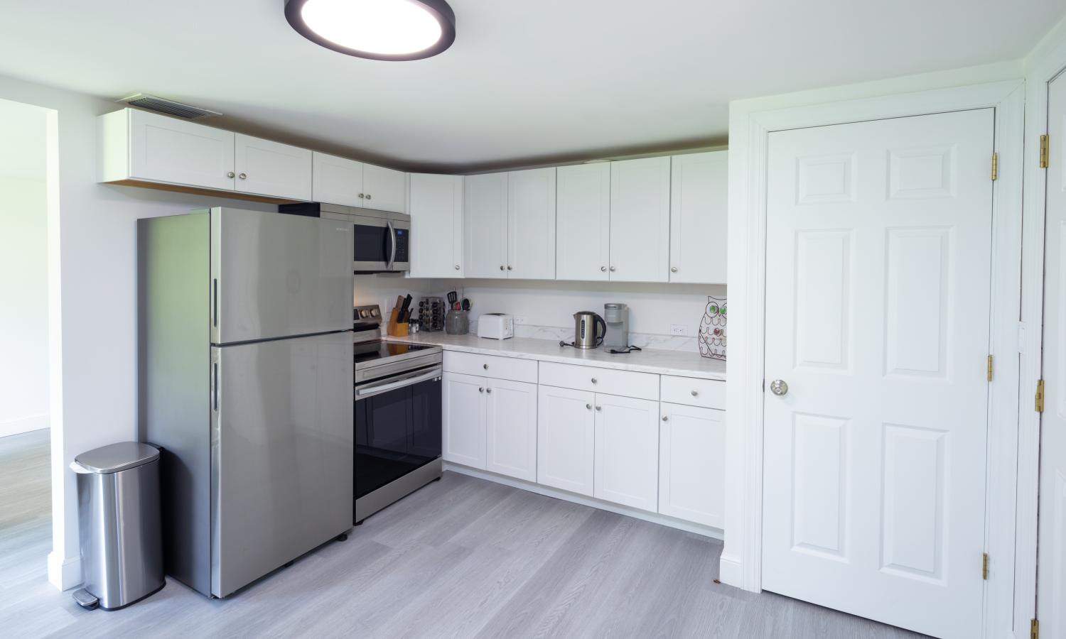 A fully equipped kitchen